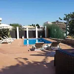 וילה 81 Great Spot Oura Beach, אלבופיירה